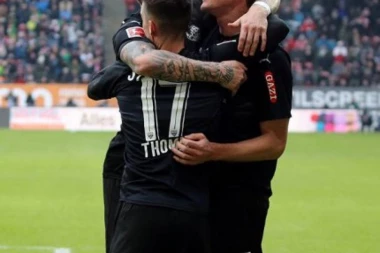 Poraza Augsburga bez Kačara