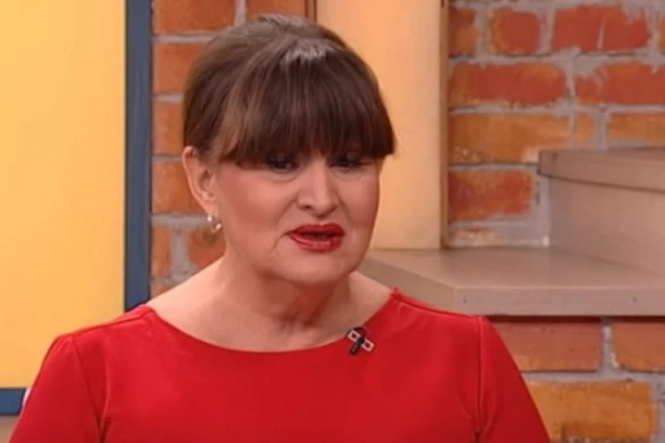 (VIDEO) NADA MACURA BRUTALNO NAPADNUTA NA PIJACI! Doktorku spasila nepoznata žena i odvela je!