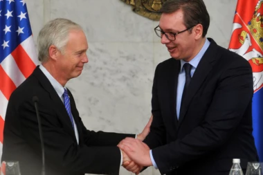 DŽONSON: SAD će dati priliku i Beogradu i Prištini za rešenje pitanja Kosova