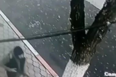 (UZNEMIRUJUĆI VIDEO) Kamere snimile krvavi pir ekstremiste u gradu Kizljar