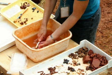 U Bugarskoj pronađen redak zlatni krst!