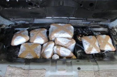 "Neuračunljiv kupoholičar" PAO NA HORGOŠU sa 400 parfema i 700 kozmetičkih prizvoda