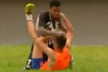 (VIDEO) Kad fudbal postane MMA