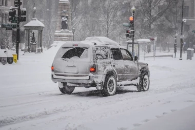 ZIMA REŽE: Sneg i olujni vetar!