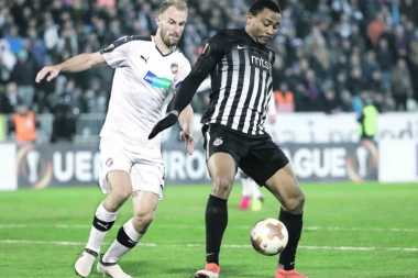 Partizane, daj gol, pa da se pivo pije celu noć!