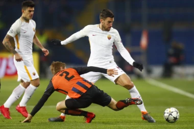 UEFA ARŠINI: Odleteo preko ograde, a skupo će koštati Romu