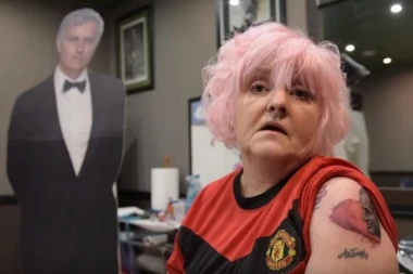 (VIDEO) OPSEDNUTA PORTUGALCEM: Britanka ima 35 tetovaža sa likom Žozea Murinja!