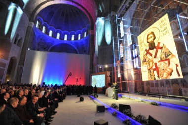 HVALA BRAĆI RUSIMA: Daju šest miliona evra za oslikavanje oltara Hrama Svetog Save