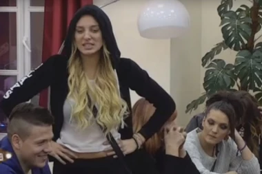 PREGAZIĆU TE AUTOM: Luna zapretila Slobi ako joj uradi OVO!