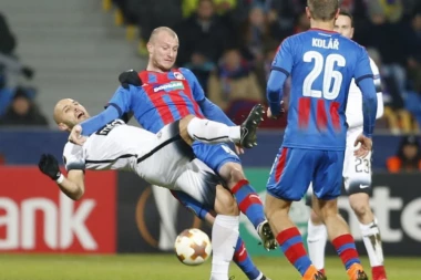 TVITOVI: "Grobari" kivni!