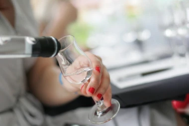 ODMAH ĆETE PRESTATI DA PIJETE: Evo šta se dešava sa vašim telom kada prekinete da konzumirate alkohol!