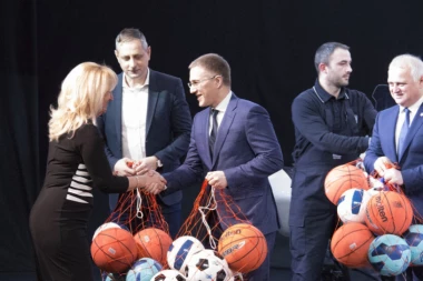 STEFANOVIĆ: Osnovi bezbednosti dece i za đake prvake!