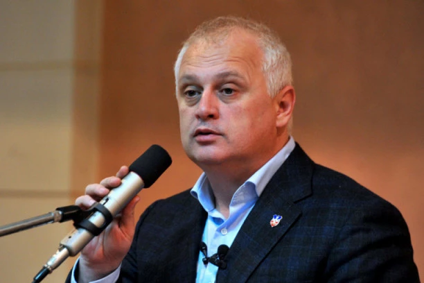 VESIĆ PONOSAN: Današnji dan velika pobeda Srbije!