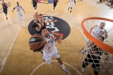 (VIDEO) SUROVA OSVETA "KRALJEVA": Real počistio Barsu!