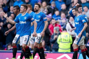 Ovoga ni u Srbiji nema: Huligan napao fudbalera Rendžersa na sred utakmice!