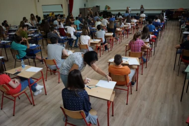 (FOTO) Ovo su rešenja zadataka sa testa iz matematike