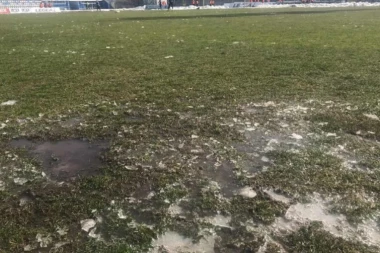 SNEG JAČI OD FUDBALA: 25. kolo Superlige pomereno za subotu