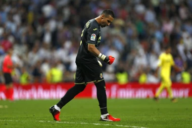 (VIDEO) PRIMERA Viljarela slavi golmana: Asenho odbranio dva penala