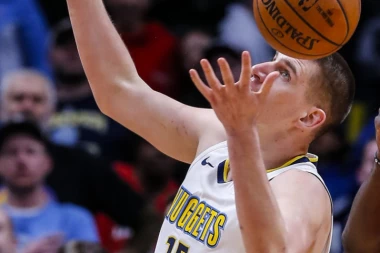 MORAO JE JEDNOM DA STANE: Trener Denvera poslao Jokića na hlađenje