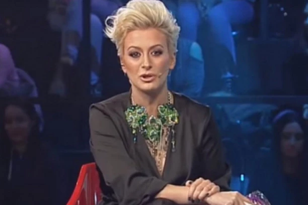 (VIDEO) Dušica Jakovljević u vezi sa bivšim učesnikom Zadruge? Važio je za najboljeg frajera, a sada su uhvaćeni na delu!