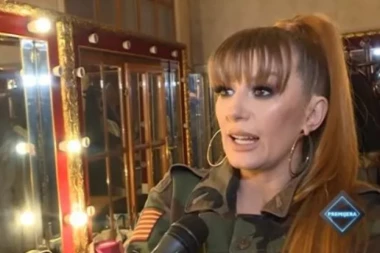 (ŠOK VIDEO) Skandal: Viki Miljković došla u emisiju bez suknje!