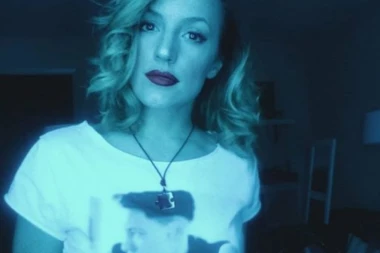 EMOTIVNE SCENE I ZALJUBLJENI POGLEDI: Tijana Bogićević objavila spot za pesmu "Bezuslovno"