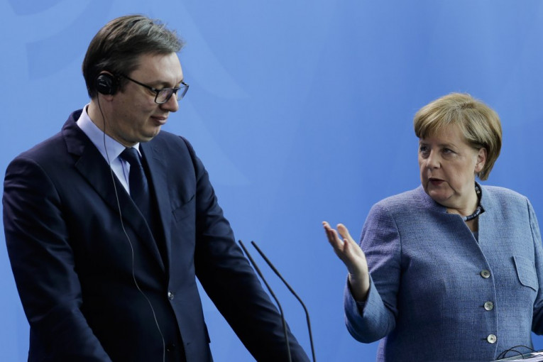 SRPSKA LISTA: Očekuje se težak razgovor sa Merkelovom - ALI VUČIĆ IMA ARGUMENT U RUKAVU!