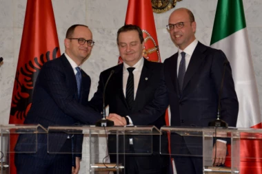 DAČIĆ SA BUŠATIJEM: Nastaviti razvoj bilateralne saradnje Srbije i Albanije