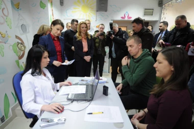 STOP BIROKRATIJI: Roditeljski dodatak od danas na "klik"