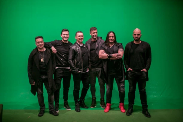 KOBNI KONCERT! Ceo Leksington bend zaražen koronom: Evo šta se desilo u Novom Pazaru usred svirke!