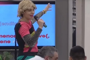 MINA PEVALA ŠAKOVU PESMU, Đekson se jedva suzdržao da ne PUKNE!