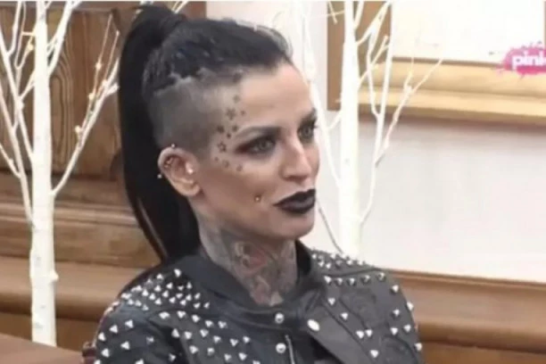 (FOTO) Eksplodirao internet: Jelena Krunić pokazala macu!