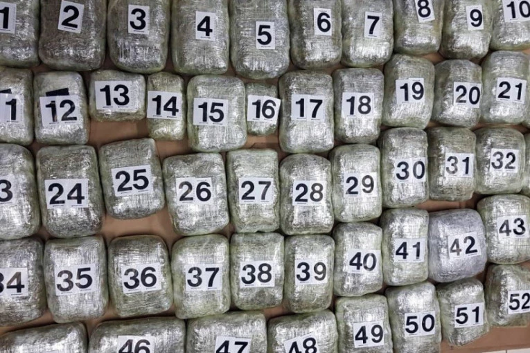 SPREČEN ŠVERC VELIKE KOLIČINE DROGE IZ CRNE GORE U SRBIJU! Skank pronađen u skrivenom bunkeru!