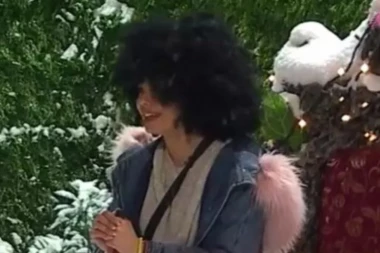 (VIDEO) MINA I ĐEKSON PRAVE BEBU!