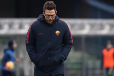 ROMA POVLAČI RADIKALAN POTEZ: Di Frančesko bivši, menja ga najbolji italijanski trener!