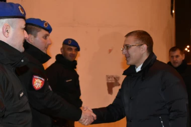 Stefanović se zahvalio pripadnicima Žandarmerije - GRAĐANI PREPOZNAJU DA SE BRINEMO O NJIMA