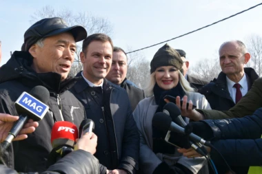 MIHAJLOVIĆEVA I MALI SA KINESKIM AMBASADOROM: Novim mostom spajamo Surčin i Obrenovac!