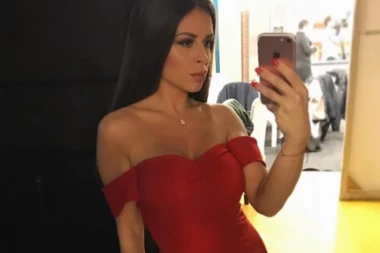 Ana Sević:  Deda Aco, čestitam na prinovi!