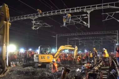 (VIDEO) IMPRESIVNO! Kinezi za devet sati izgradili železničku stanicu