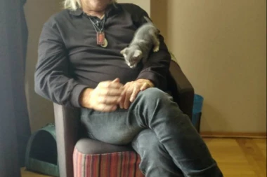 BORA NAHRANIO ŽIVOTINJE: Donirao pet tona hrane za napuštene pse!