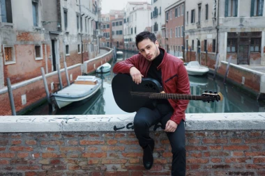 (VIDEO) Nova muzička zvezda iz Makedonije: Tošetov kompozitor radi sa Davidom Temelkovim!