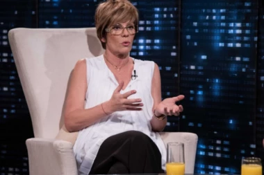 Voditeljku niste još videli u ovakvom svetlu!