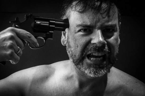 SAMOUBISTVO U SREMČICI: Slobodan pucao sebi u glavu, pored beživotnog tela pronađeno oružje!