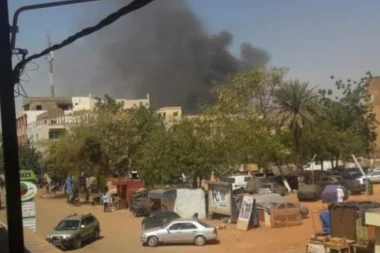 Eksplozija u blizini francuske Ambasade - PUCALI NA SVE STRANE