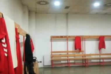 KO OVDE LAŽE? Partizan: Svlačionica u Nišu se raspada - Radnički: Pustili ste stari snimak
