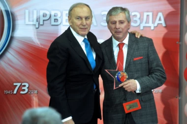 (FOTO) EMOTIVNO: Pižon plakao zbog Zvezdine nagrade