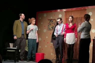 Mnogo smeha na premijeri komedije "Pidžama za šestoro"