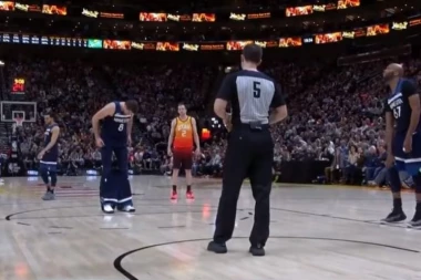 (VIDEO) Majke sklanjale ćerke pa same parile oči:"Striptiz" u izvedbi Bjelice