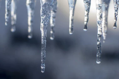 AKO NE UKLONITE LEDENICE, SLEDI KAZNA!