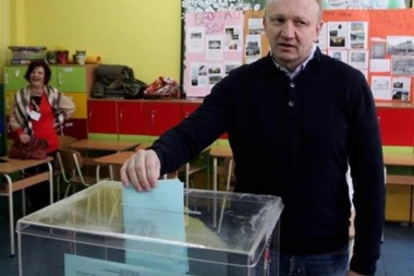 ĐILAS NA BIRALIŠTU: Odlučuje se o sudbini Beograda